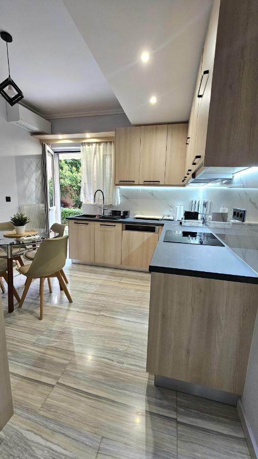 Modern Garden View Apt In Voula, Athens - Luxe Luaran gambar