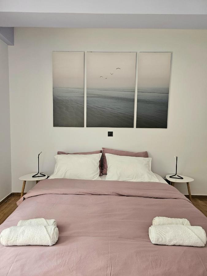 Modern Garden View Apt In Voula, Athens - Luxe Luaran gambar