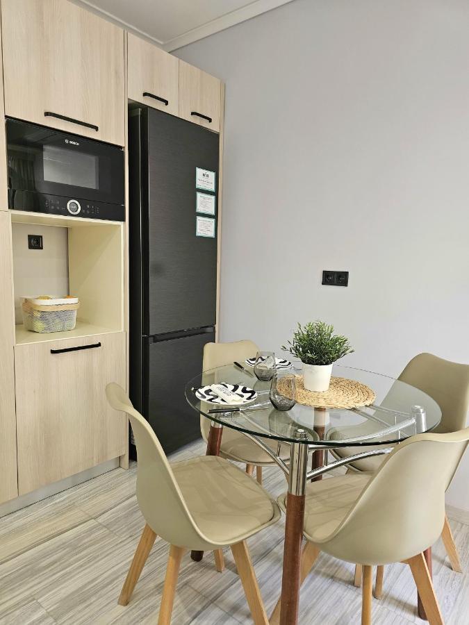 Modern Garden View Apt In Voula, Athens - Luxe Luaran gambar