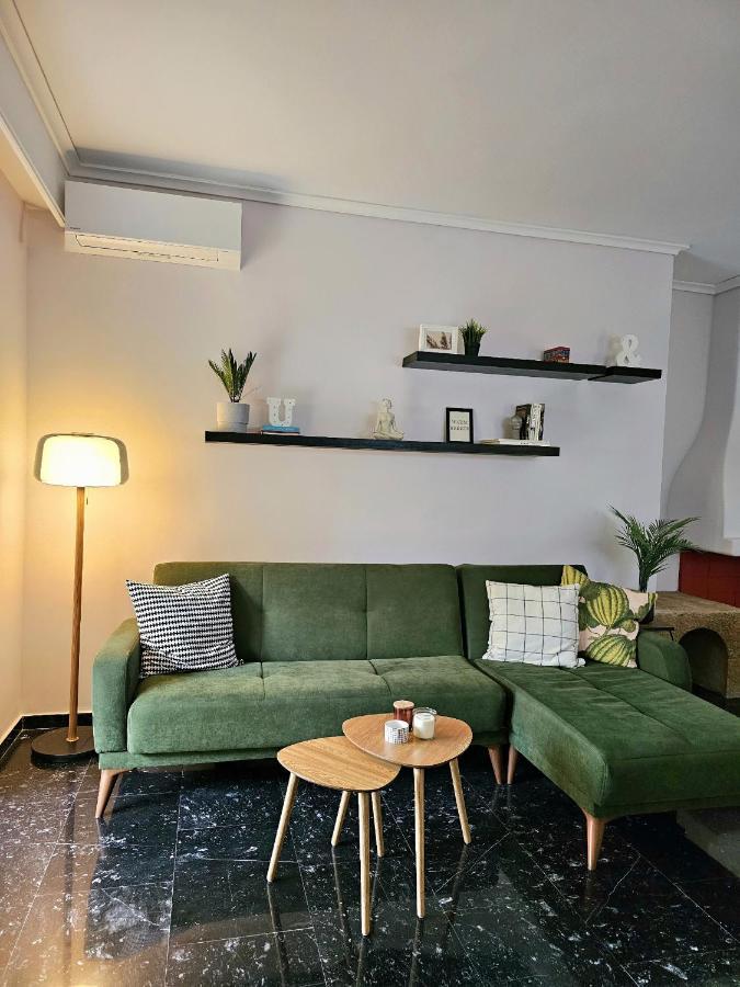 Modern Garden View Apt In Voula, Athens - Luxe Luaran gambar