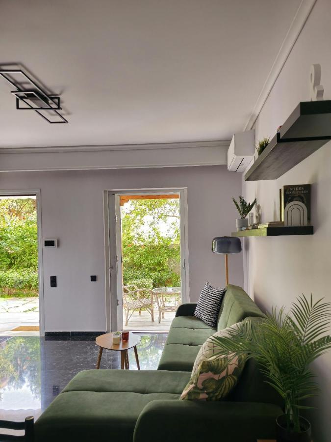 Modern Garden View Apt In Voula, Athens - Luxe Luaran gambar